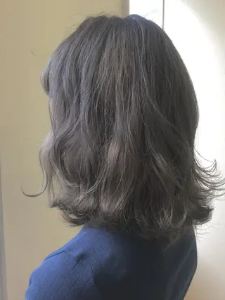 ミディアム カラー クボキ サヤのヘアスタイル