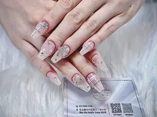 ネイル AKIKO ネイルサロンのネイルデザイン
