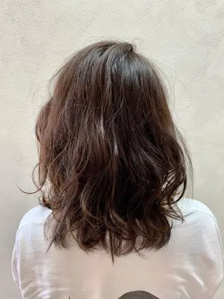 ミディアム カラー 加藤 遥花のヘアスタイル