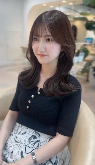 セミロング カラー Akane レイヤー/艶カラーのヘアスタイル