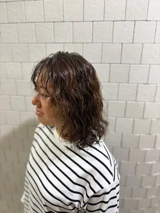 ミディアム パーマ エムプラス ヨツバコ店所属・萩原 琳之祐のヘアスタイル