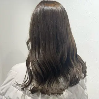 セミロング カラー shiho .のヘアスタイル