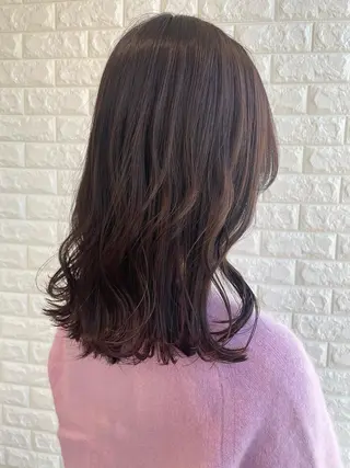 ミディアム カラー 山口 莉奈のヘアスタイル