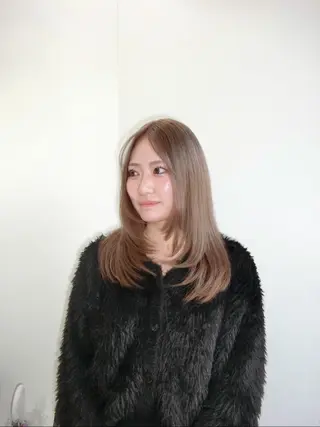 ミディアム 🧤高明度ハイトーン 🧤莉音のヘアスタイル