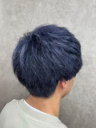 カラー メンズ 山口 詩織のヘアスタイル