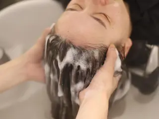 ミディアム レイヤーカット/ 柴田結惟のヘアスタイル