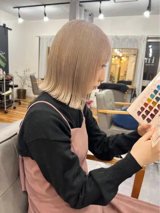 カラー yuu /N° 大分中央町店のヘアスタイル
