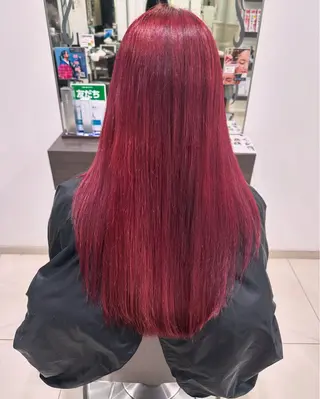 ロング レイヤー 艶々カラーのヘアスタイル