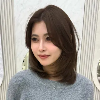 ミディアム カラー 似合わせレイヤー/ 透明感カラーのヘアスタイル