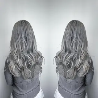 ロング カラー KIRA✩.*˚小川 仁美のヘアスタイル