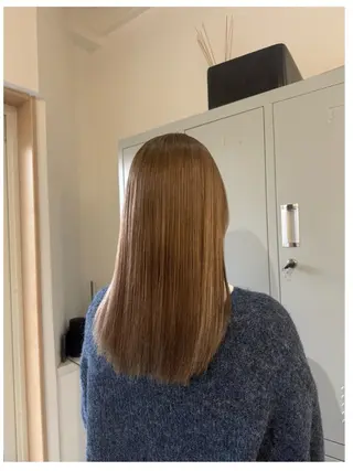 セミロング 透明感カラー🫧 🍒ダブルカラーのヘアスタイル