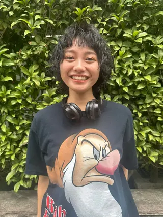 ミディアム パーマ 塩澤 榛奈のヘアスタイル