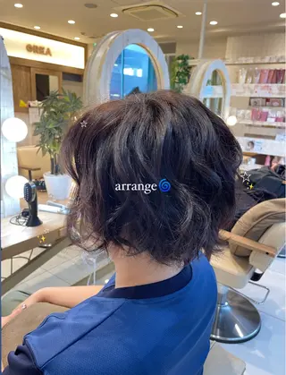 ショート ブリーチなしカラー/ 暖色カラー/艶カラーのヘアスタイル
