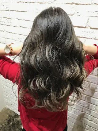 セミロング カラー UMEDA FIGAROのヘアスタイル