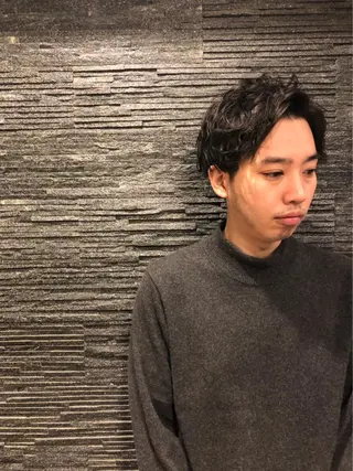 ミディアム パーマ 牧 颯斗のヘアスタイル