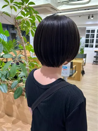 ショート 艶ベージュ/オリーブ カラー🫒airiのヘアスタイル