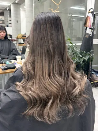 ロング カラー Kotoko🖤/海 外/バレイヤージュのヘアスタイル