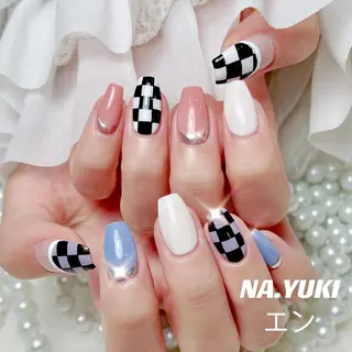 ネイル 🦋 Queenieのネイルデザイン