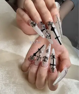 ネイル &ME ネイルサロンのネイルデザイン