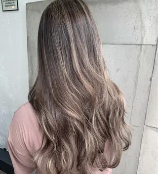 ロング カラー Mikuri 【Little】のヘアスタイル