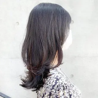 セミロング カラー 伊良波 香里のヘアスタイル