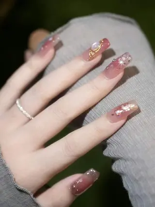 ネイル MoonNail ユリ🌸のネイルデザイン