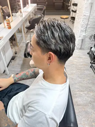 ショート カラー メンズ ハイライト白髪ぼかし メンズパーマ渋谷のヘアスタイル