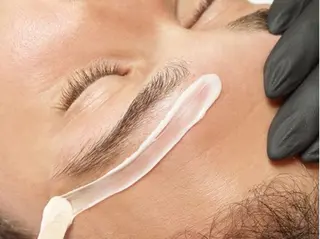 メンズ アイブロウ UNI BROW SARAの眉毛・アイブロウイメージ