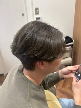 メンズ hina🎀🪽 /艶カラー/大曽根駅のヘアスタイル