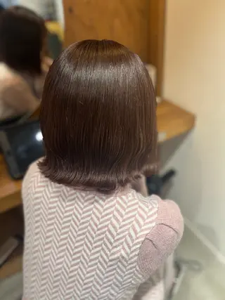 ミディアム 塩川ももこ/ 自然な縮毛矯正のヘアスタイル