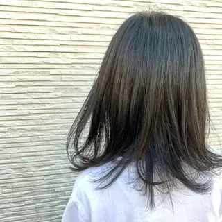 カラー 石田 佳恋のヘアスタイル