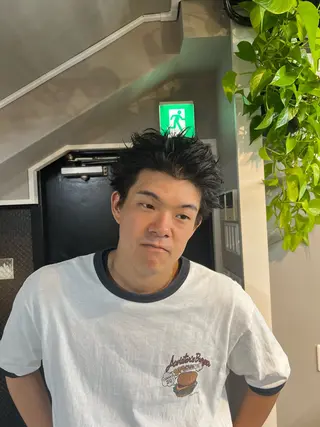 ショート パーマ メンズ 艶カラー/ツイスパ/ 無造作パーマ　久保のヘアスタイル