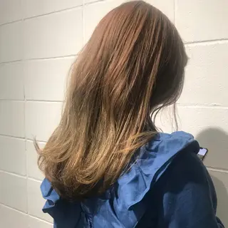 ミディアム サイレント美容師 アイリィのヘアスタイル