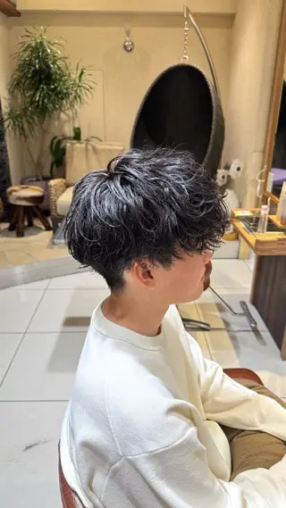 ショート カラー パーマ ヘアアレンジ メンズ 新宿のパーマ職人/ メンズパーマ/石見のヘアスタイル