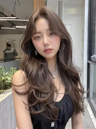 ロング 透明感カラー/レイヤ ーカット/Maoのヘアスタイル