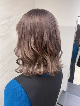 ミディアム カラー jill by gisel＿のヘアスタイル