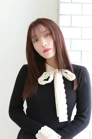 ロング 朝尾 愛花のヘアスタイル