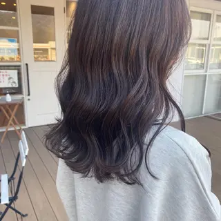 ロング カラー 伊津 綾理彩のヘアスタイル