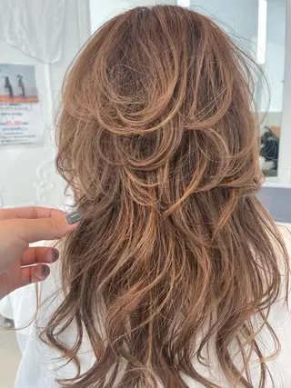 カラー はなざわ めいのヘアスタイル