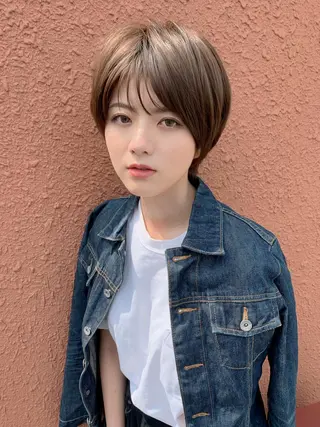 ショート カラー 大人可愛いレイヤー 大田のヘアスタイル