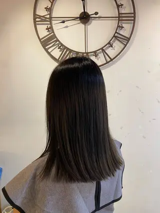 セミロング カラー 伊橋 沙里のヘアスタイル