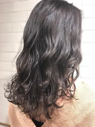 セミロング カラー 髪質改善⌇透明感 カラー⌇川上葵のヘアスタイル