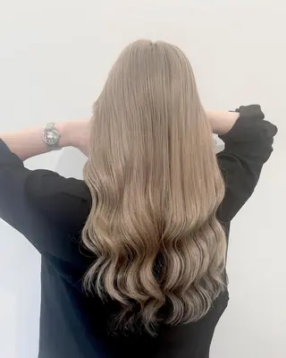 ロング Fan.ray副店長 🌈 HIBIKIのヘアスタイル