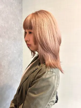 セミロング カラー ヘアアレンジ yuuto🌈 透明感カラーのヘアスタイル