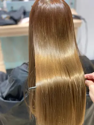 セミロング 髪質改善　縮毛の達人 矢井由真のヘアスタイル