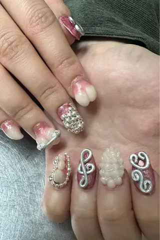 ネイル Tohji ⠀のネイルデザイン