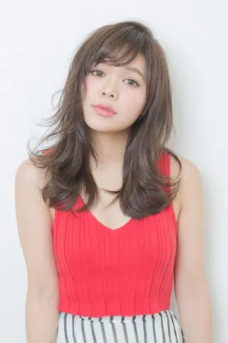 ロング コマツ ユミのヘアスタイル