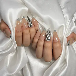 ネイル ちゅるんネイル🪄 耳ツボジュエリー🔗のネイルデザイン