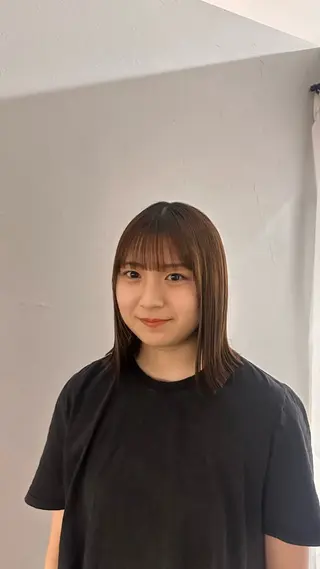 ミディアム naturalカラー / Rukaのヘアスタイル