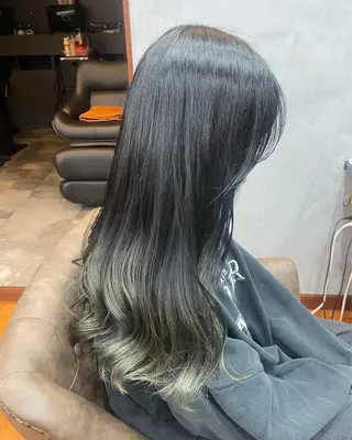 ロング カラー ヘアアレンジ 烏山 達也のヘアスタイル